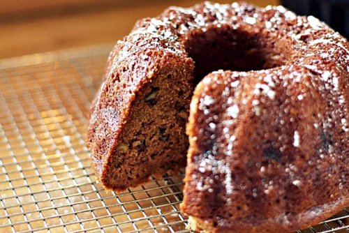 Easy Applesauce Cake