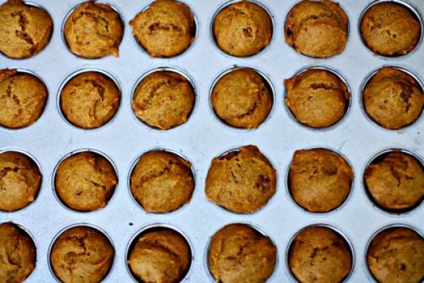 Pumpkin Applesauce Mini Muffins Recipe + Order Apple Gift Boxes!